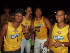 Oktober 10 Anos